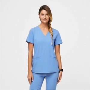 FIGS- Women's Casma Three-Pocket Scrub Top- Ceil Blue